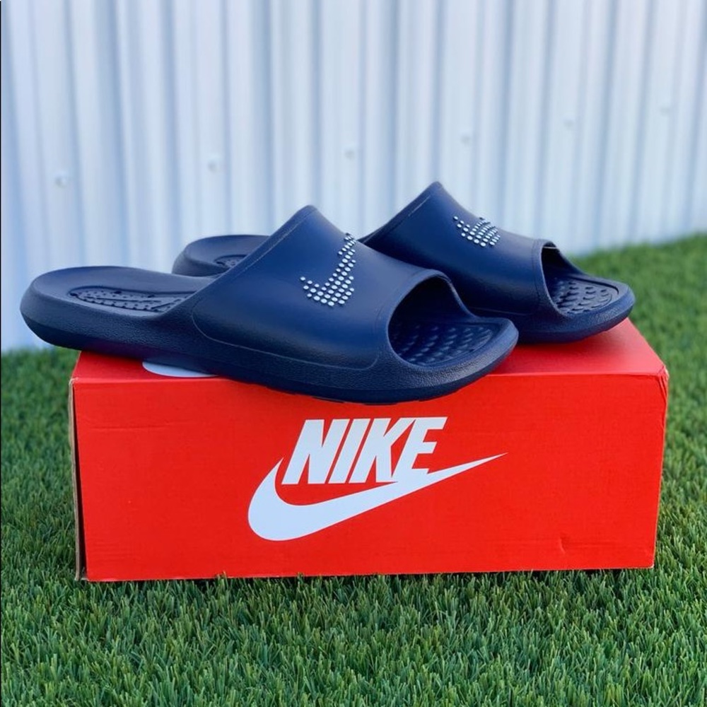 🚫SOLD OUT 🚫Nike Victori One - Beach and shower slides